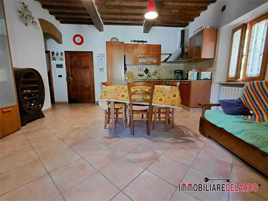 Immagine 2 di Appartamento in vendita  a Colle Di Val D'elsa