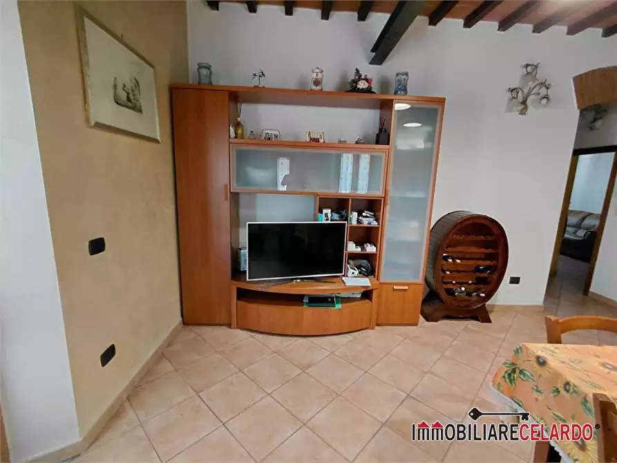 Immagine 8 di Appartamento in vendita  a Colle Di Val D'elsa
