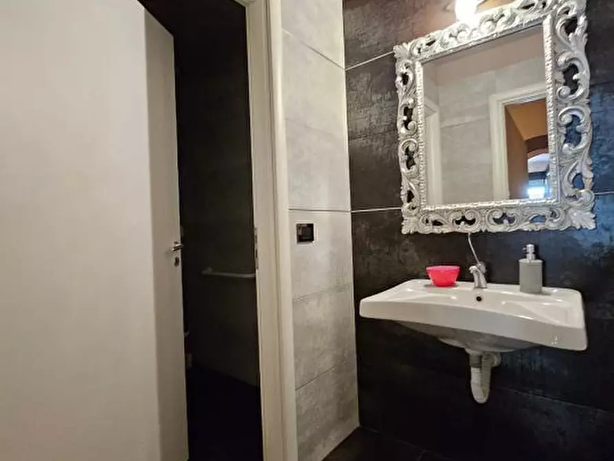 Immagine 6 di Licenza in vendita  a Colle Di Val D'elsa