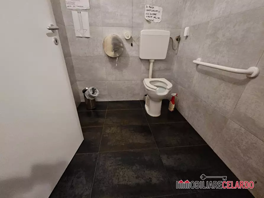 Immagine 7 di Licenza in vendita  a Colle Di Val D'elsa