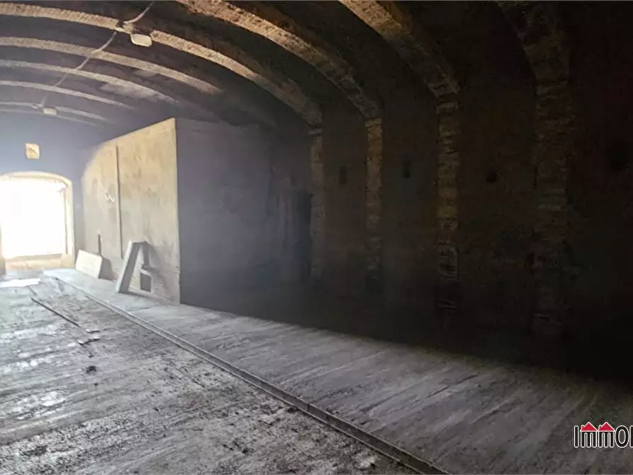 Immagine 9 di Azienda agricola in vendita  a Poggibonsi