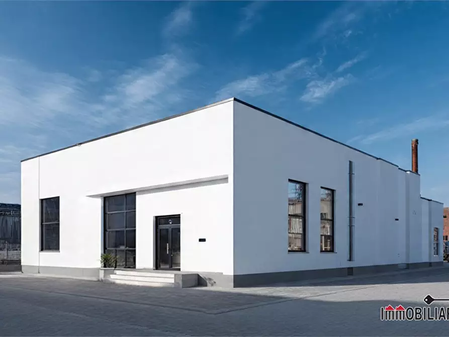 Immagine 1 di Capannone industriale in vendita  a Colle Di Val D'elsa