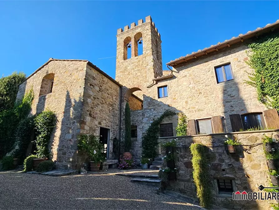 Immagine 2 di Villa in vendita  a Radda In Chianti