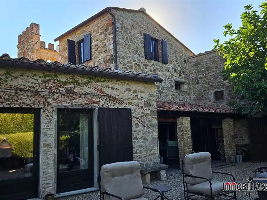 Immagine 7 di Villa in vendita  a Radda In Chianti