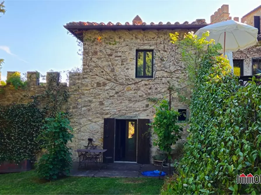 Immagine 9 di Villa in vendita  a Radda In Chianti