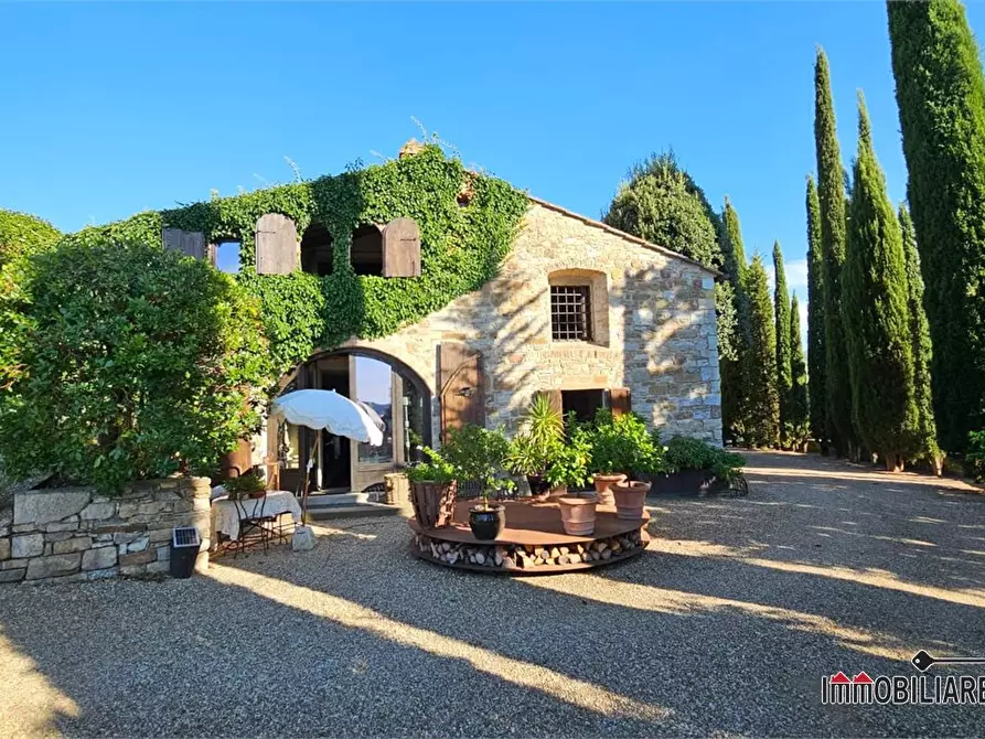 Immagine 6 di Villa in vendita  a Radda In Chianti