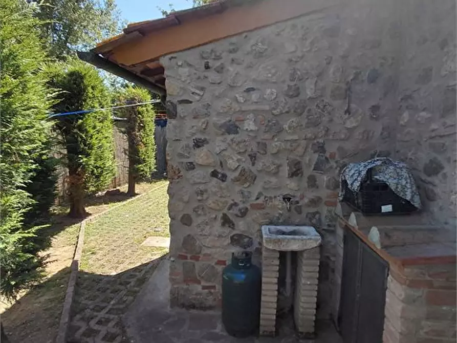 Immagine 4 di Magazzino in vendita  a Poggibonsi
