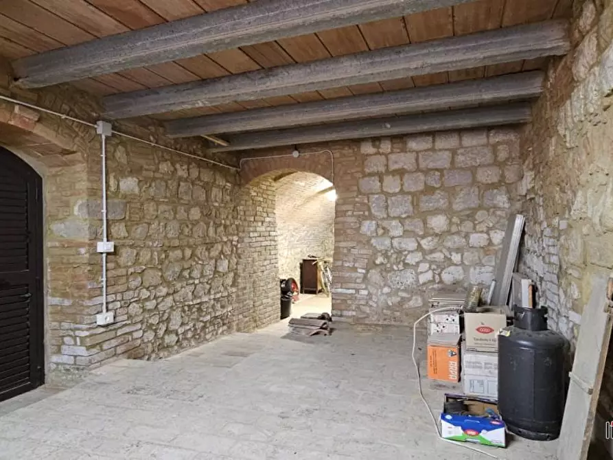 Immagine 9 di Magazzino in vendita  a Colle Di Val D'elsa
