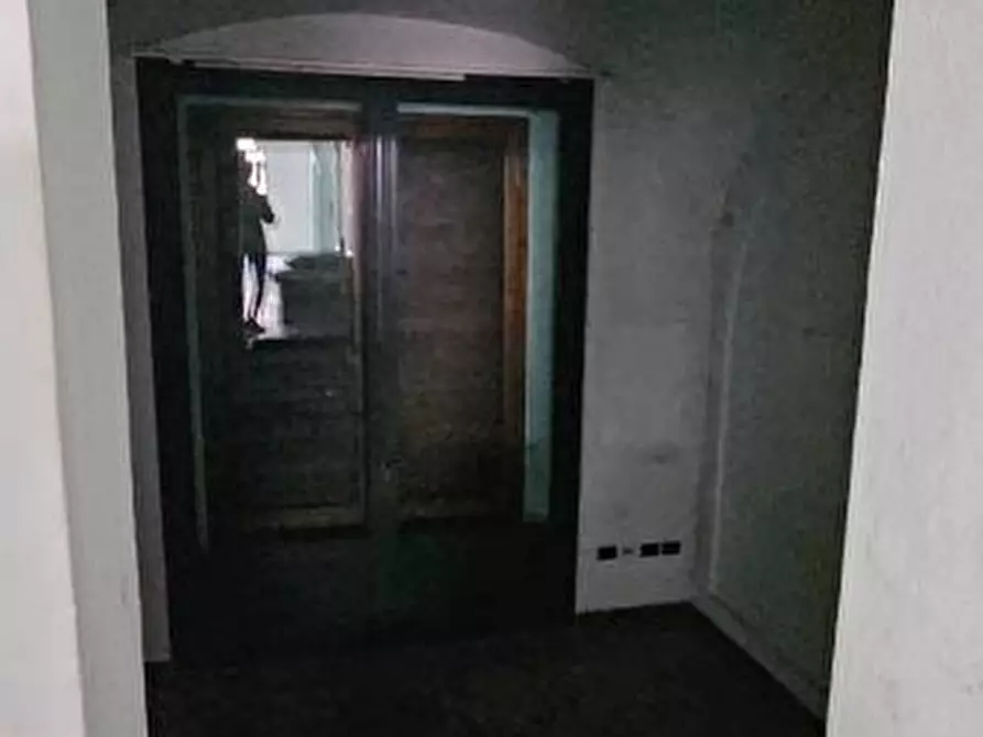Immagine 6 di Negozio in vendita  a Colle Di Val D'elsa