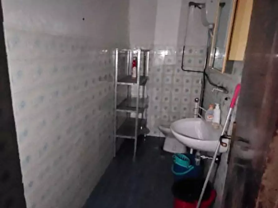 Immagine 7 di Negozio in vendita  a Colle Di Val D'elsa