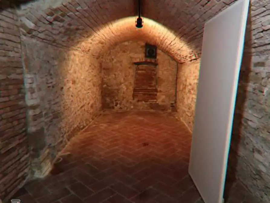 Immagine 6 di Negozio in vendita  a Colle Di Val D'elsa
