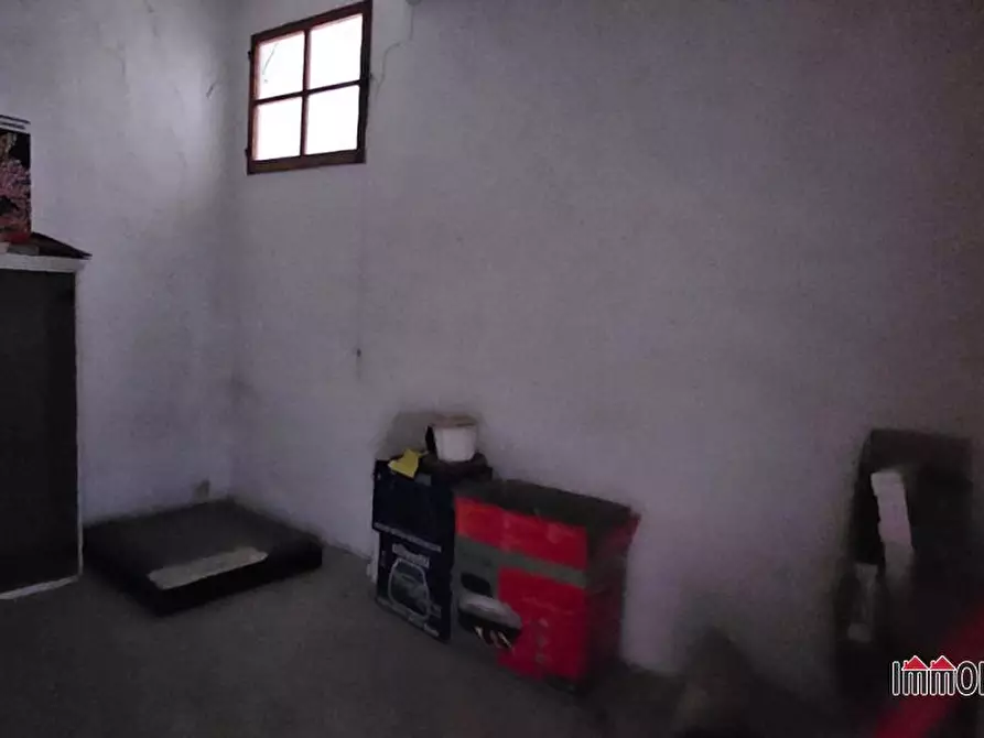 Immagine 3 di Negozio in vendita  a Colle Di Val D'elsa
