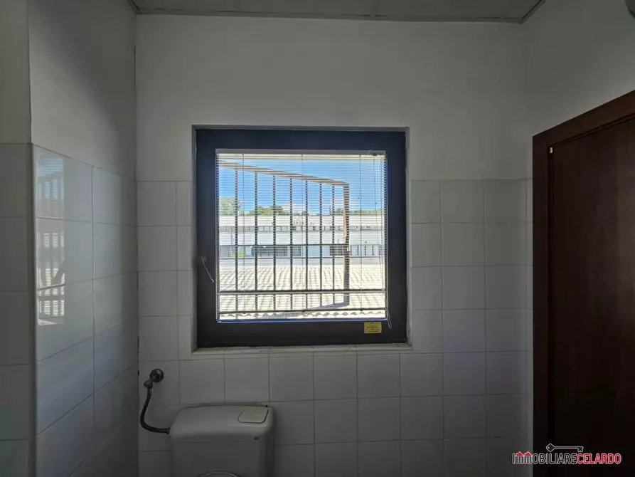 Immagine 10 di Ufficio in vendita  a Colle Di Val D'elsa