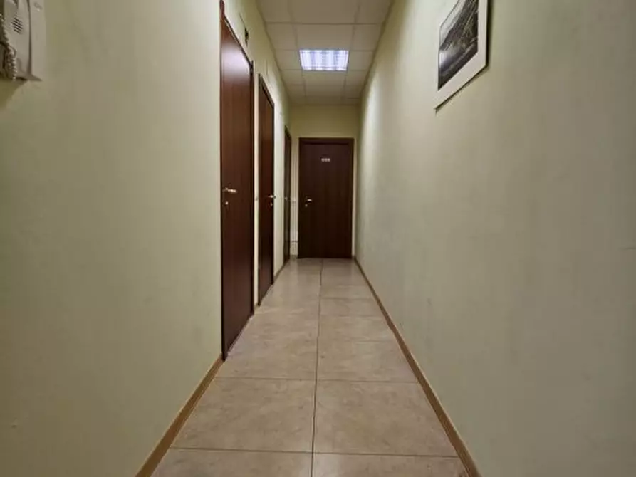 Immagine 7 di Ufficio in vendita  a Colle Di Val D'elsa
