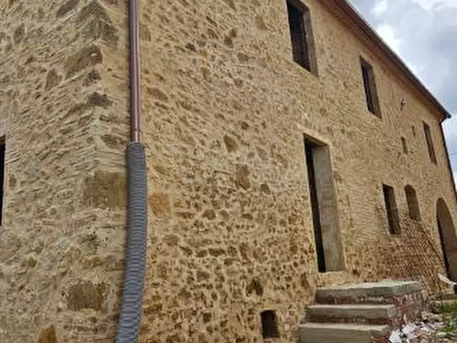 Immagine 5 di Villa in vendita  a Poggibonsi