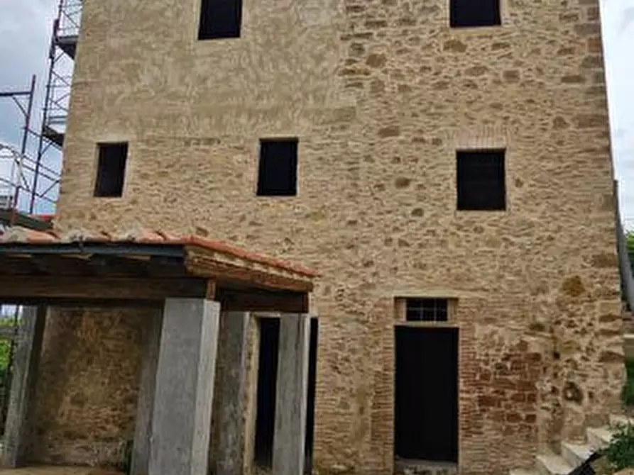 Immagine 3 di Villa in vendita  a Poggibonsi