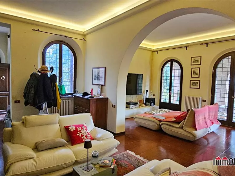 Immagine 3 di Villa in vendita  a Monteriggioni