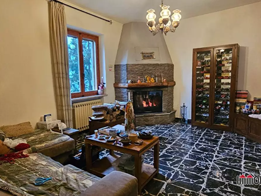 Immagine 1 di Villa in vendita  a San Gimignano