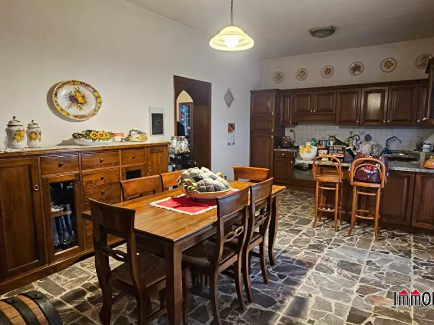 Immagine 8 di Villa in vendita  a San Gimignano