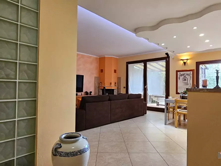 Immagine 5 di Villa in vendita  a Monteriggioni