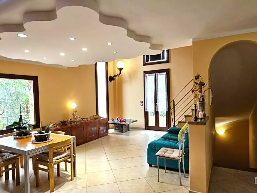 Immagine 9 di Villa in vendita  a Monteriggioni