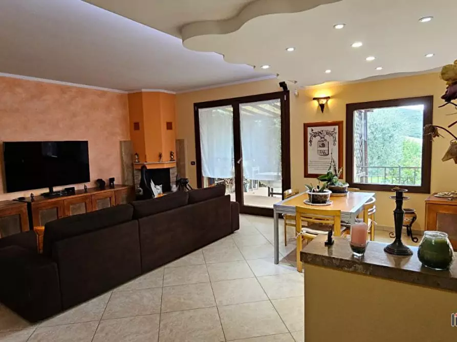Immagine 4 di Villa in vendita  a Monteriggioni