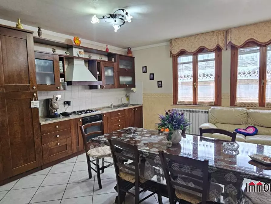 Immagine 3 di Villa in vendita  a Colle Di Val D'elsa