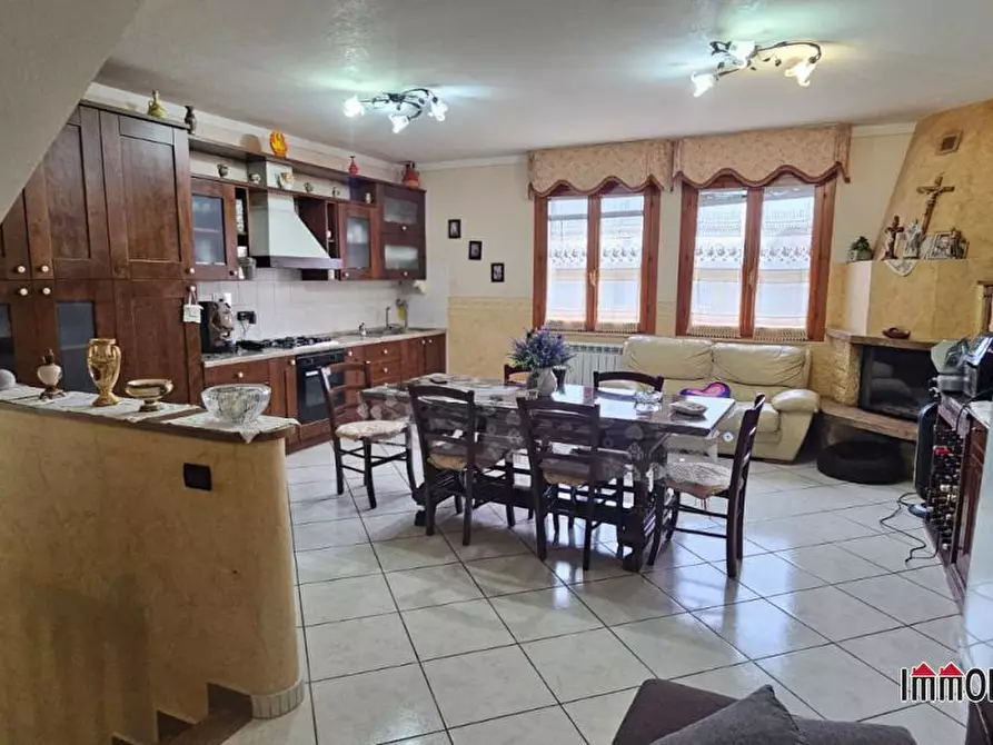 Immagine 4 di Villa in vendita  a Colle Di Val D'elsa