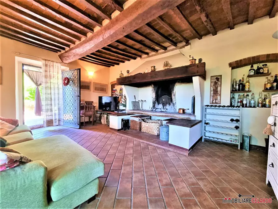 Immagine 7 di Villa in vendita  a Casole D'elsa