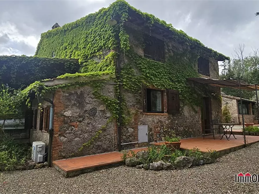 Immagine 4 di Villa in vendita  a San Gimignano