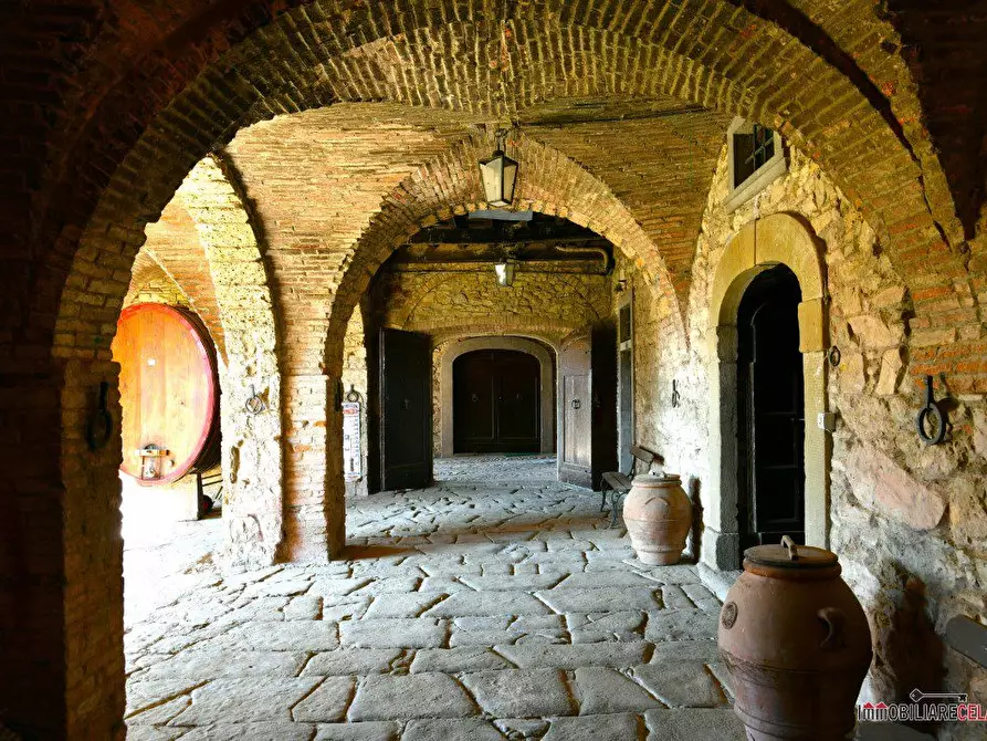 Immagine 6 di Villa in vendita  a Castellina In Chianti