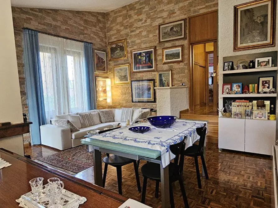 Immagine 5 di Villa in vendita  a Colle Di Val D'elsa