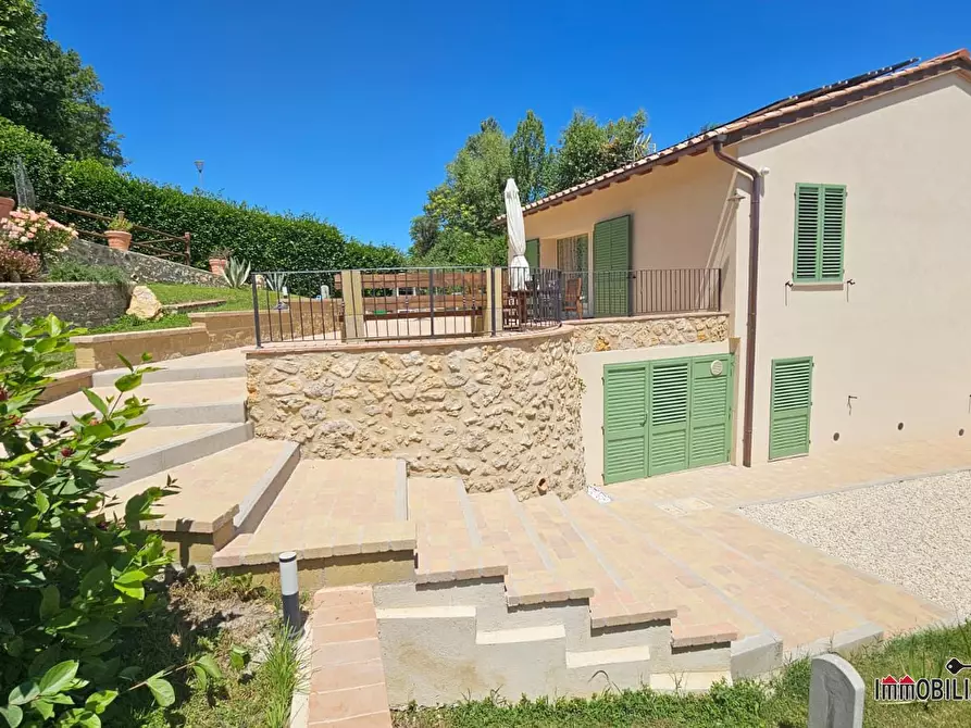 Immagine 1 di Villa in vendita  a Colle Di Val D'elsa