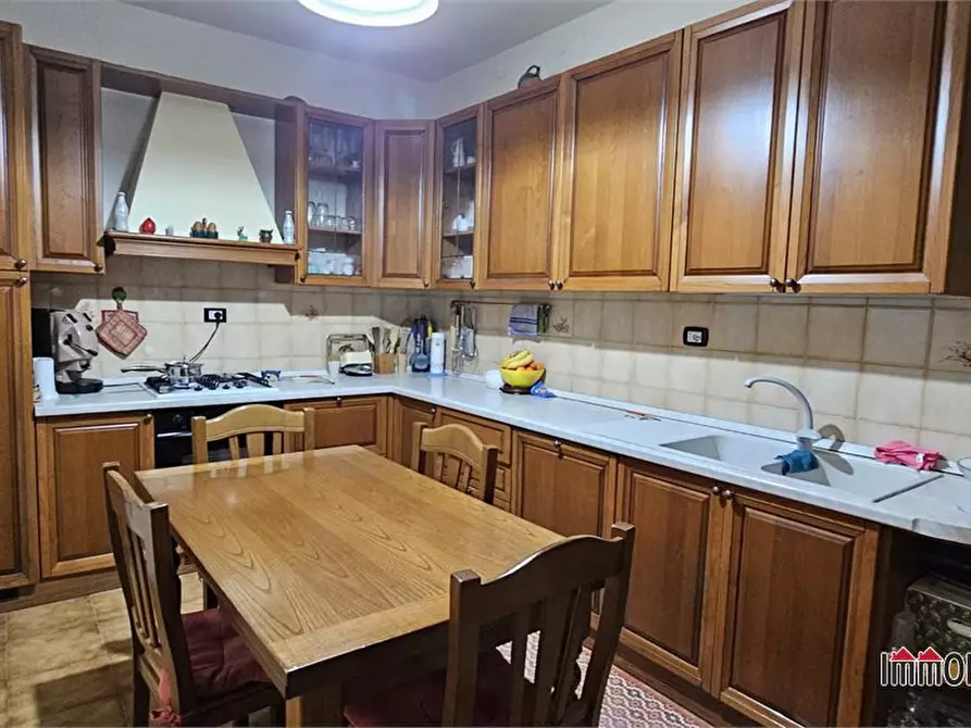 Immagine 7 di Villa in vendita  a Casole D'elsa
