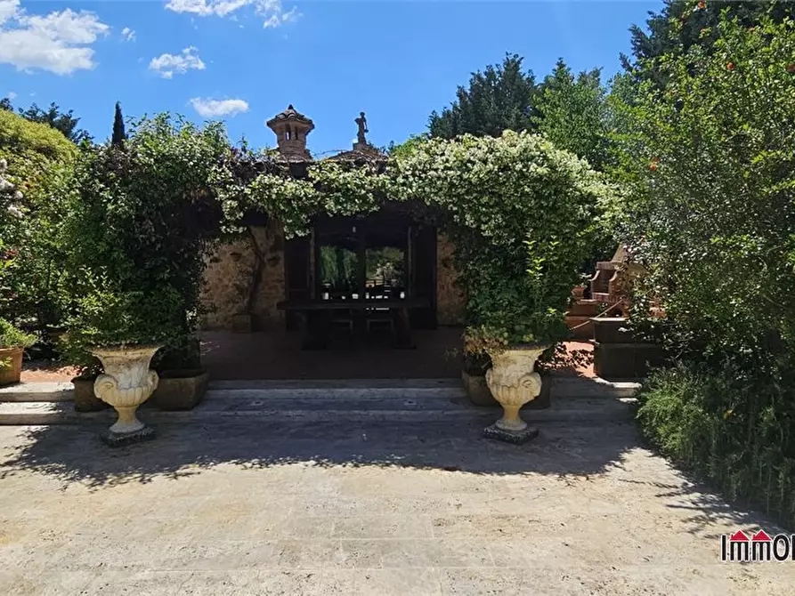 Immagine 10 di Villa in vendita  a Colle Di Val D'elsa
