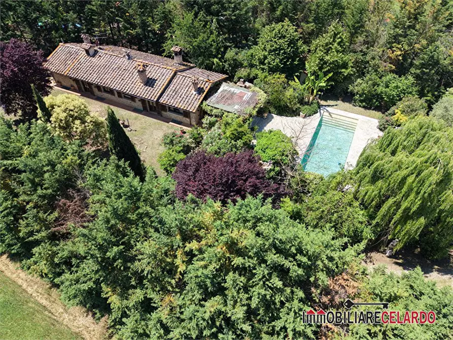 Immagine 6 di Villa in vendita  a Colle Di Val D'elsa