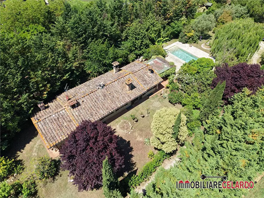 Immagine 7 di Villa in vendita  a Colle Di Val D'elsa