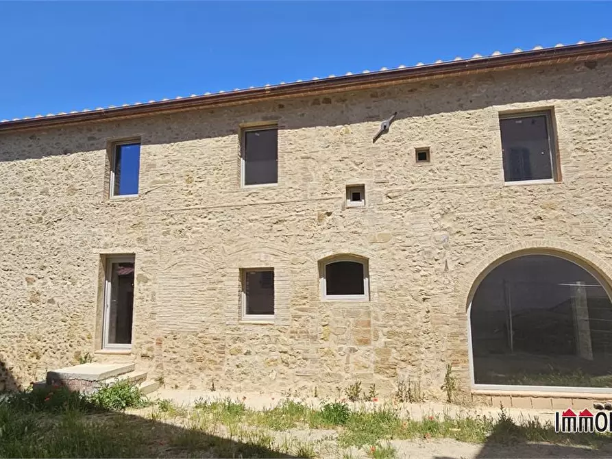 Immagine 1 di Villa in vendita  a Poggibonsi