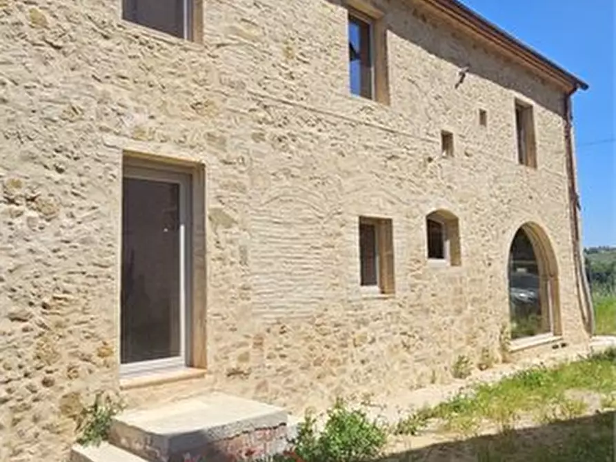 Immagine 2 di Villa in vendita  a Poggibonsi