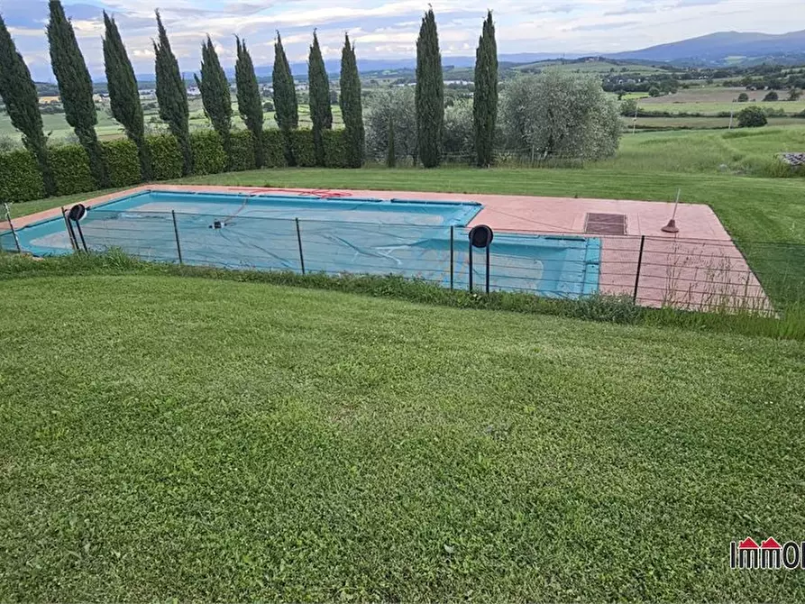Immagine 8 di Villa in vendita  a Casole D'elsa