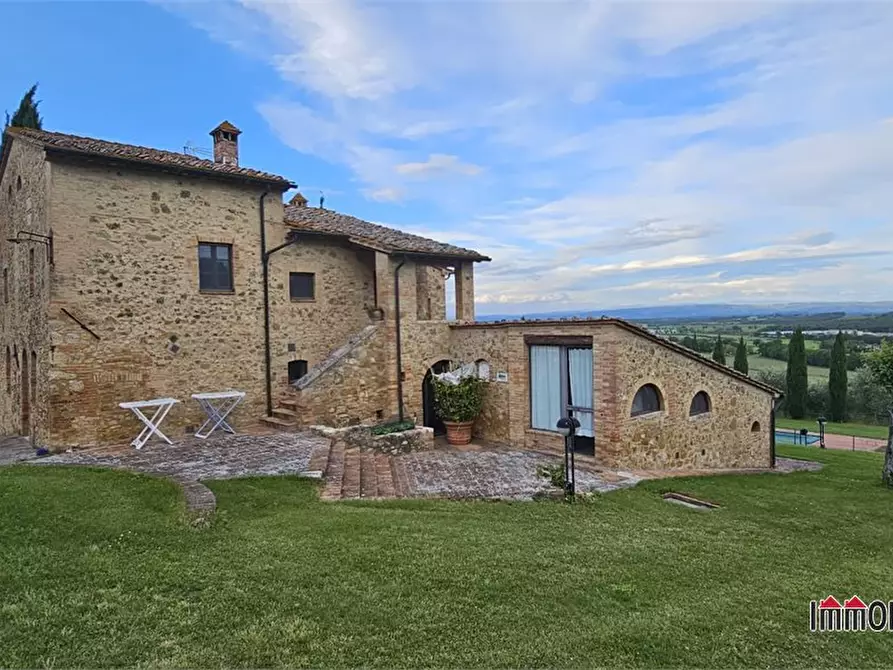 Immagine 2 di Villa in vendita  a Casole D'elsa