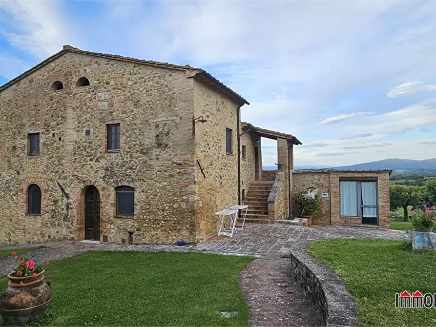 Immagine 5 di Villa in vendita  a Casole D'elsa