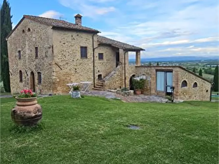 Immagine 1 di Villa in vendita  a Casole D'elsa