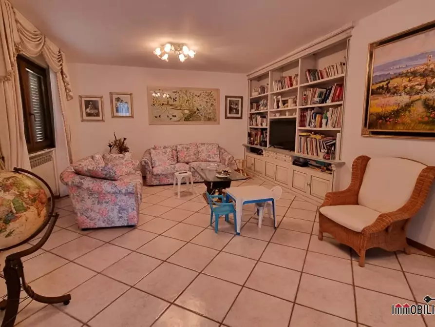 Immagine 6 di Villa in vendita  a Colle Di Val D'elsa