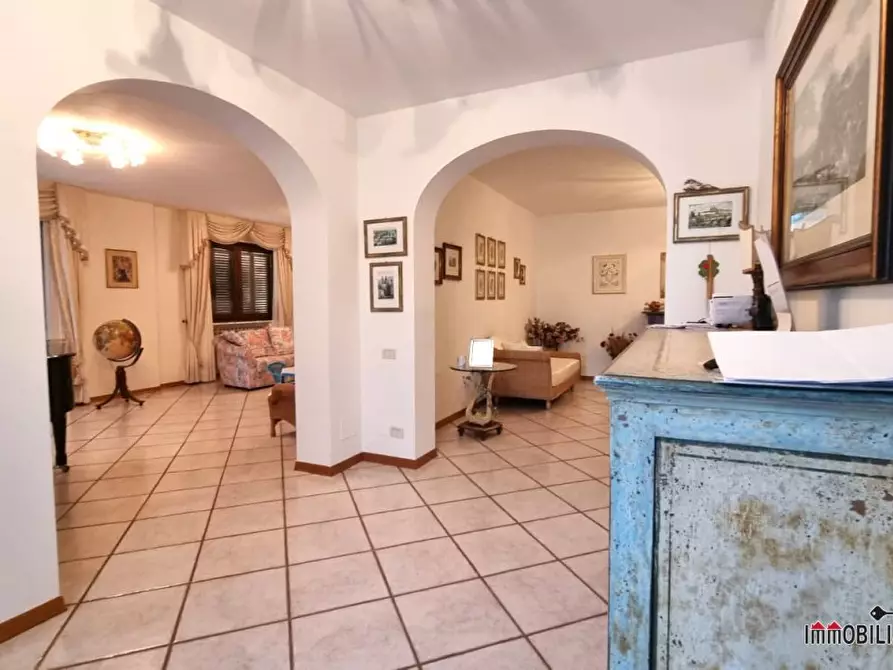 Immagine 7 di Villa in vendita  a Colle Di Val D'elsa