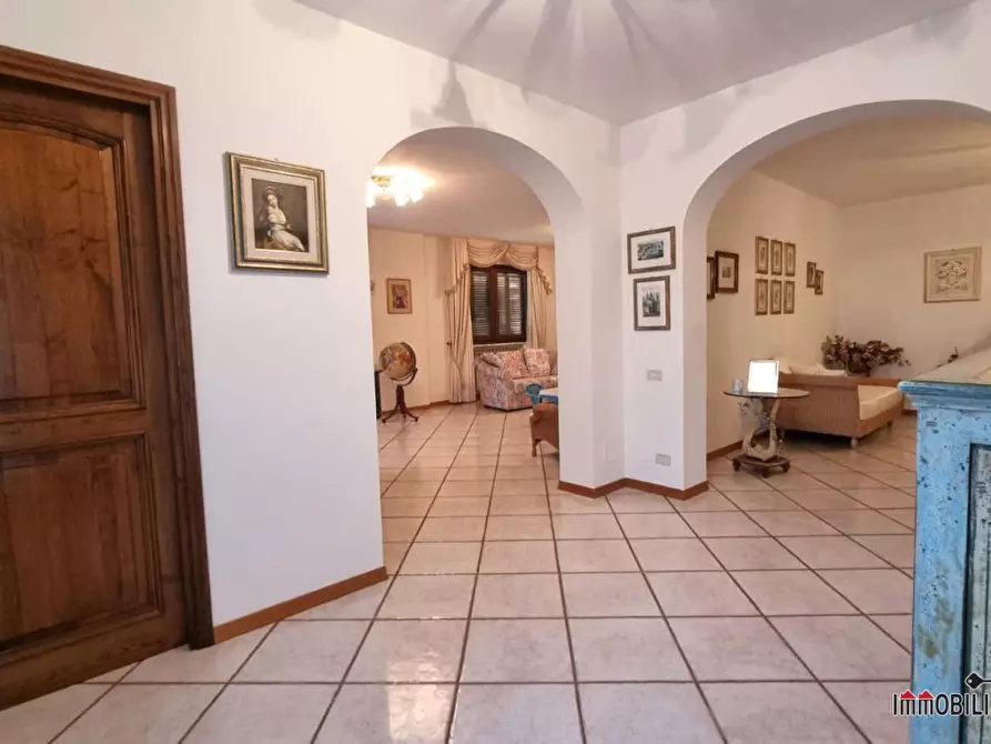 Immagine 8 di Villa in vendita  a Colle Di Val D'elsa