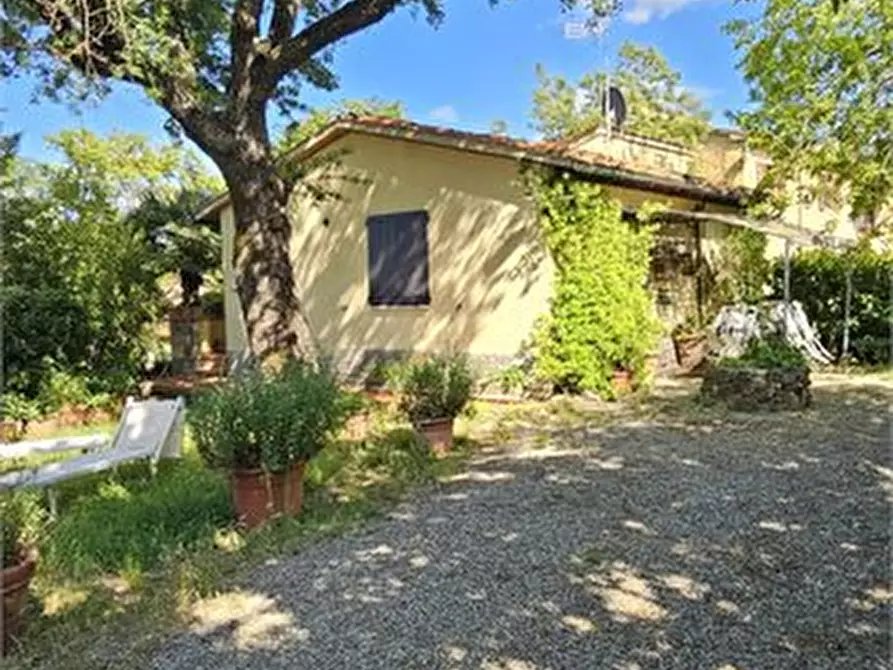 Immagine 1 di Villa in vendita  a Casole D'elsa