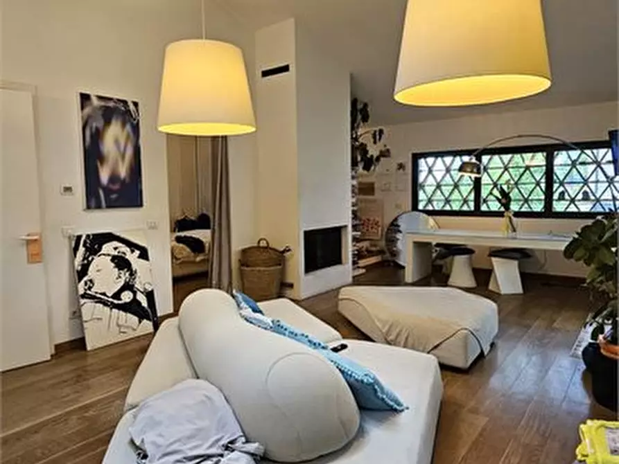 Immagine 4 di Villa in vendita  a San Gimignano