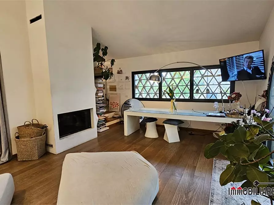 Immagine 8 di Villa in vendita  a San Gimignano