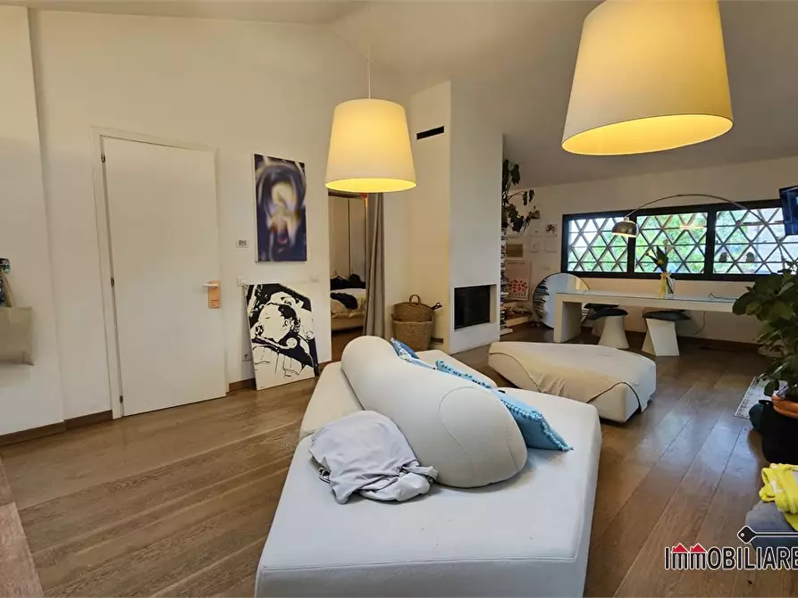 Immagine 6 di Villa in vendita  a San Gimignano